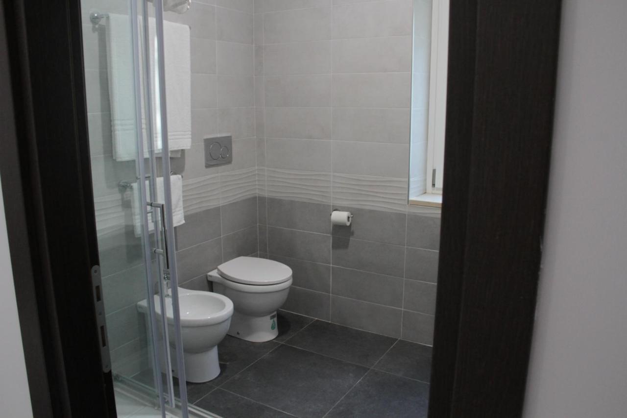 Easyroom Frosinone - Casello Autostradale 外观 照片